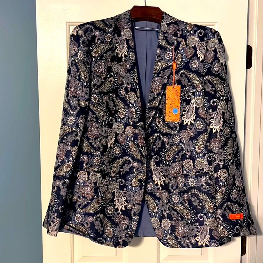 Tallia Paisley sport jacket size 44 long. Great for a night out.